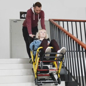 كرسي صعود الدرج الكهربائي 