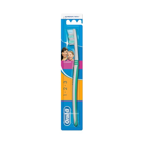 Oral-B Toothbrush Classic 1.2.3 Medium